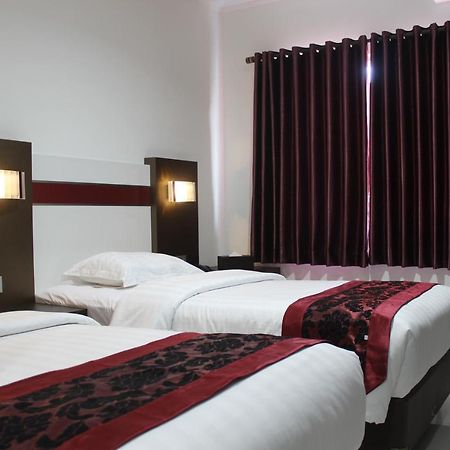 Idea'S Hotel Jalan Ibrahim Aji Bandung Bagian luar foto
