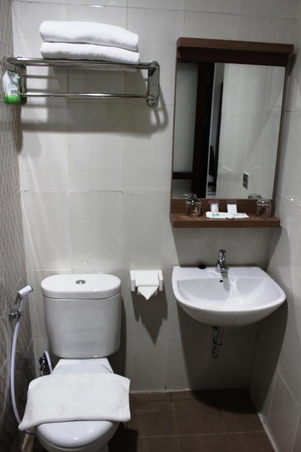 Idea'S Hotel Jalan Ibrahim Aji Bandung Bagian luar foto